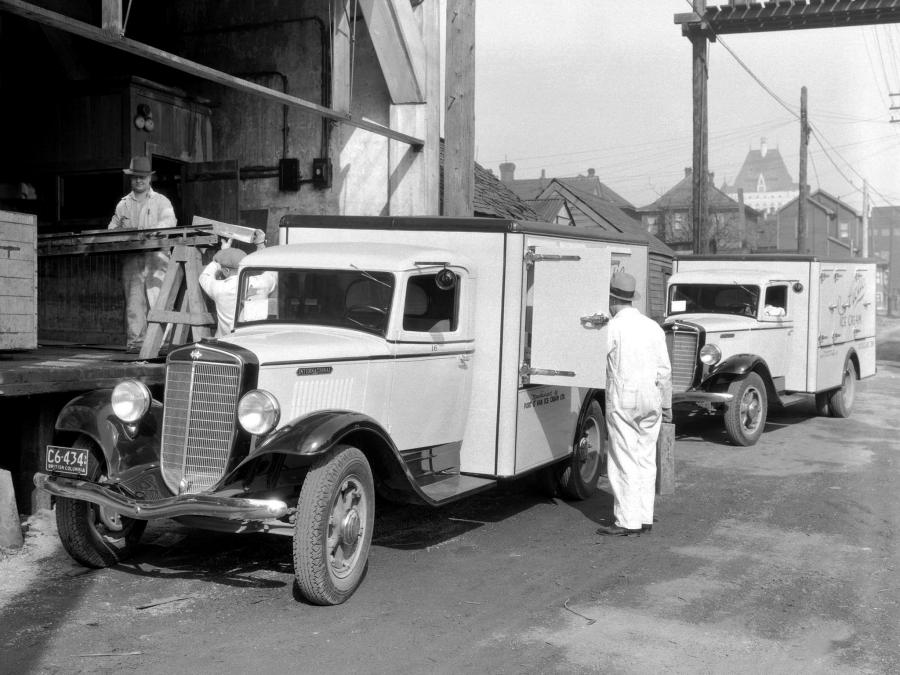  International C-30 Refrigerator Truck 1934 года  (фото 4 из 5)